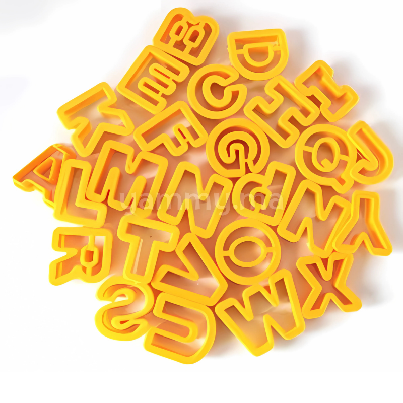 SET. 26 Emporte-pièces Alphabet 5 cm Jaune