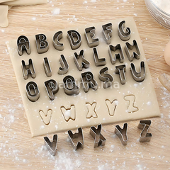 SET. 26 Emporte-pièces Mini Alphabet 2,5cm Inox