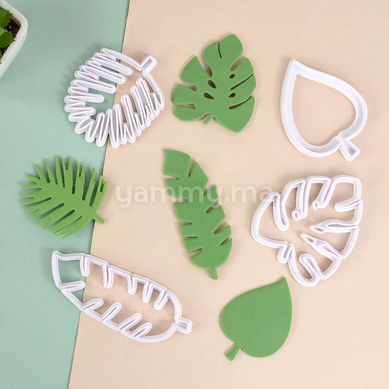 SET. 4 Emporte-pièces Feuilles Tropicales