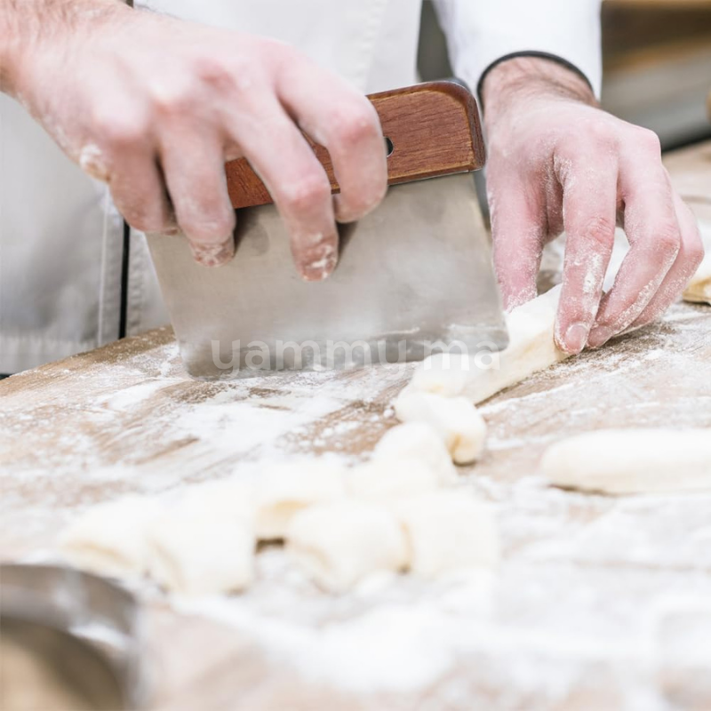 Grattoir Coupe-Pâte en Inox avec Manche en Bois 15 cm