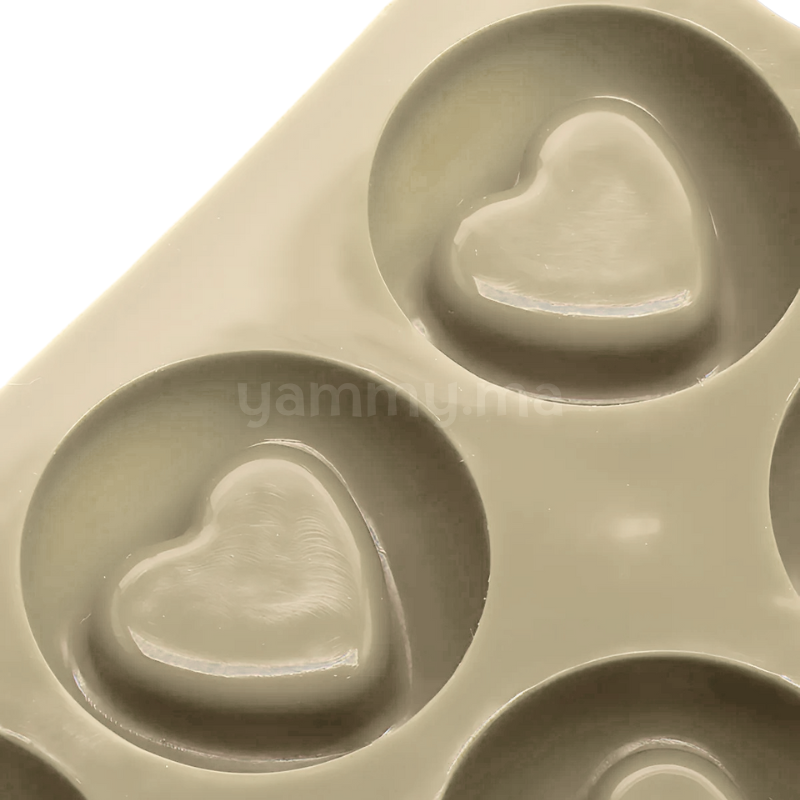 Moule Silicone à Chocolat Demi-Sphère avec Trou Cœur (x15)
