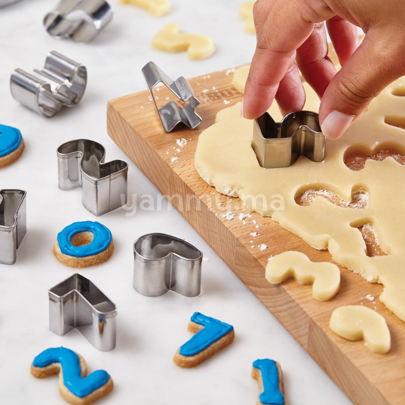 SET. 10 Emporte-pièces Mini Chiffres 2.6 cm en Inox