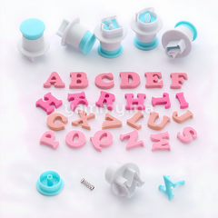 SET. 26 Emporte-pieces avec Poussoir Alphabets