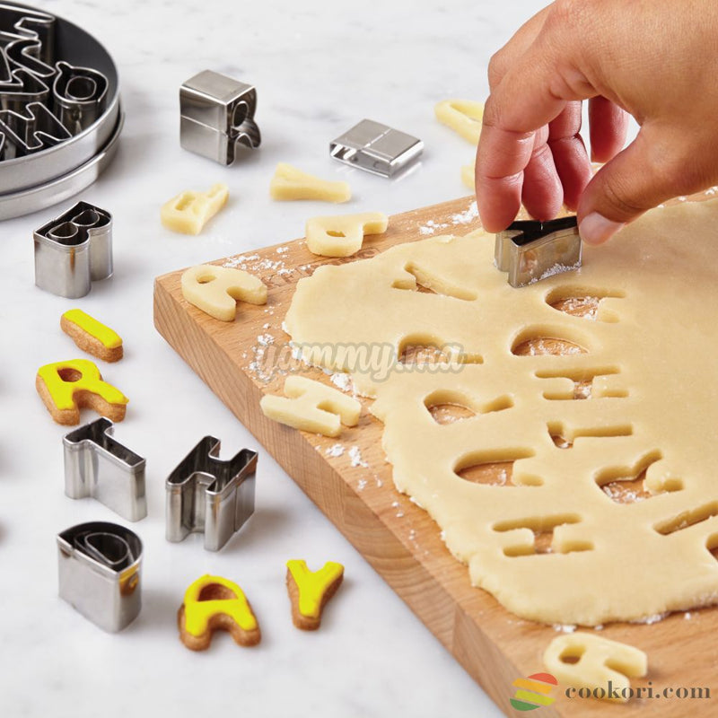 ﻿Emport-pièces Lettres en Inox 26 pcs - Ibili 702500